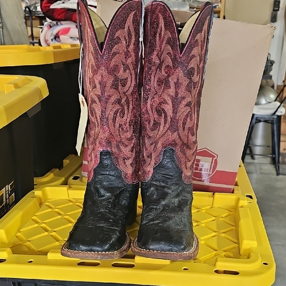 Justin Boots Red and Black Cowboy Ostrich Boots Used Size 7.5